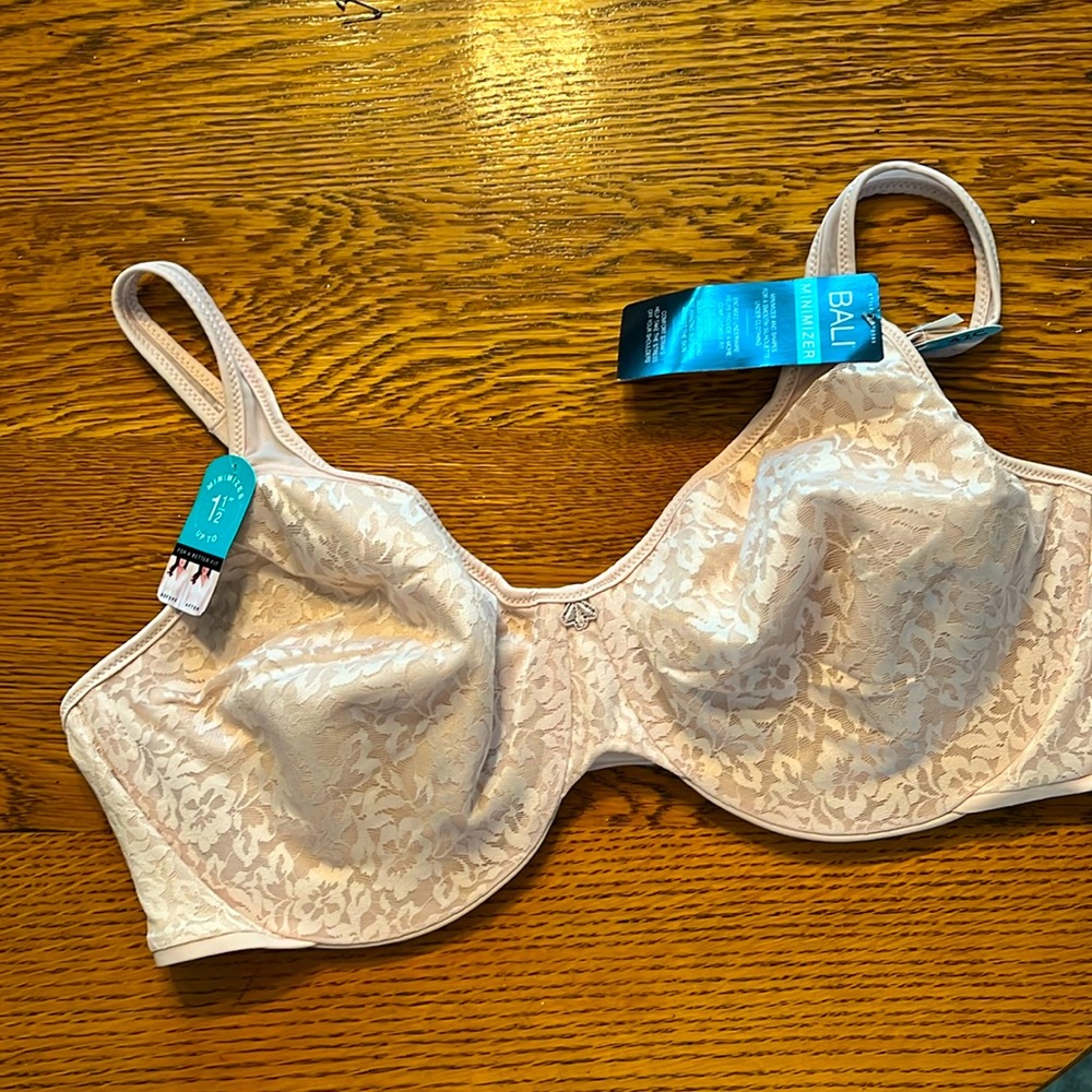 Bali Women's Passion for Comfort Minimizer Underwire Bra 42C
